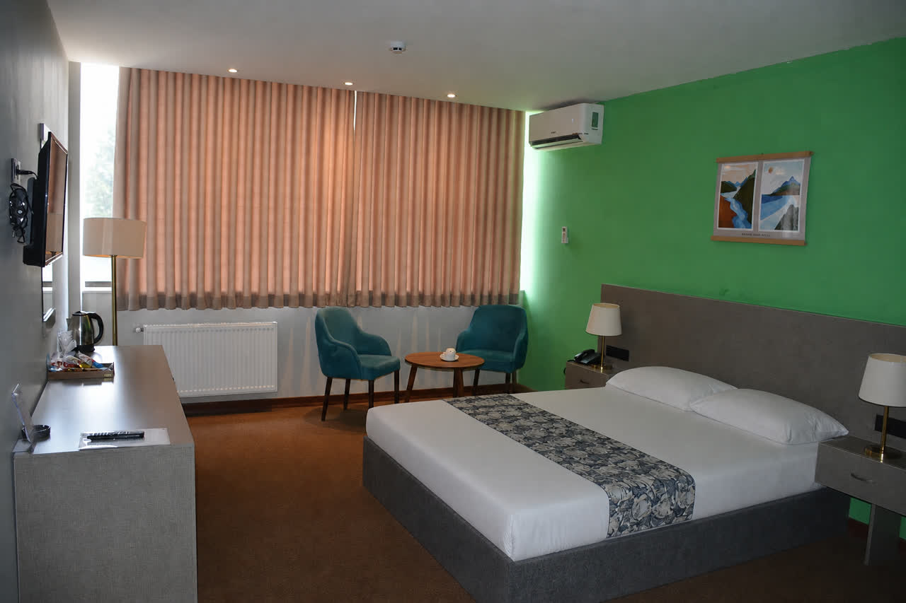 Aseman Shahr Hotel