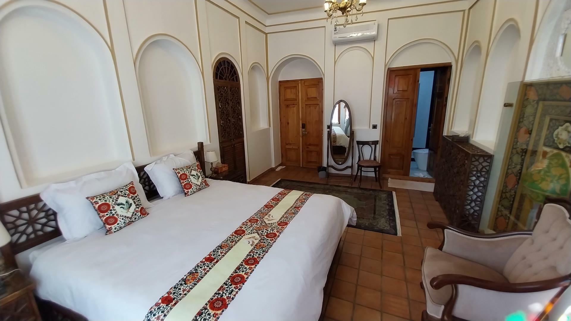 Sorkheyi Hotel