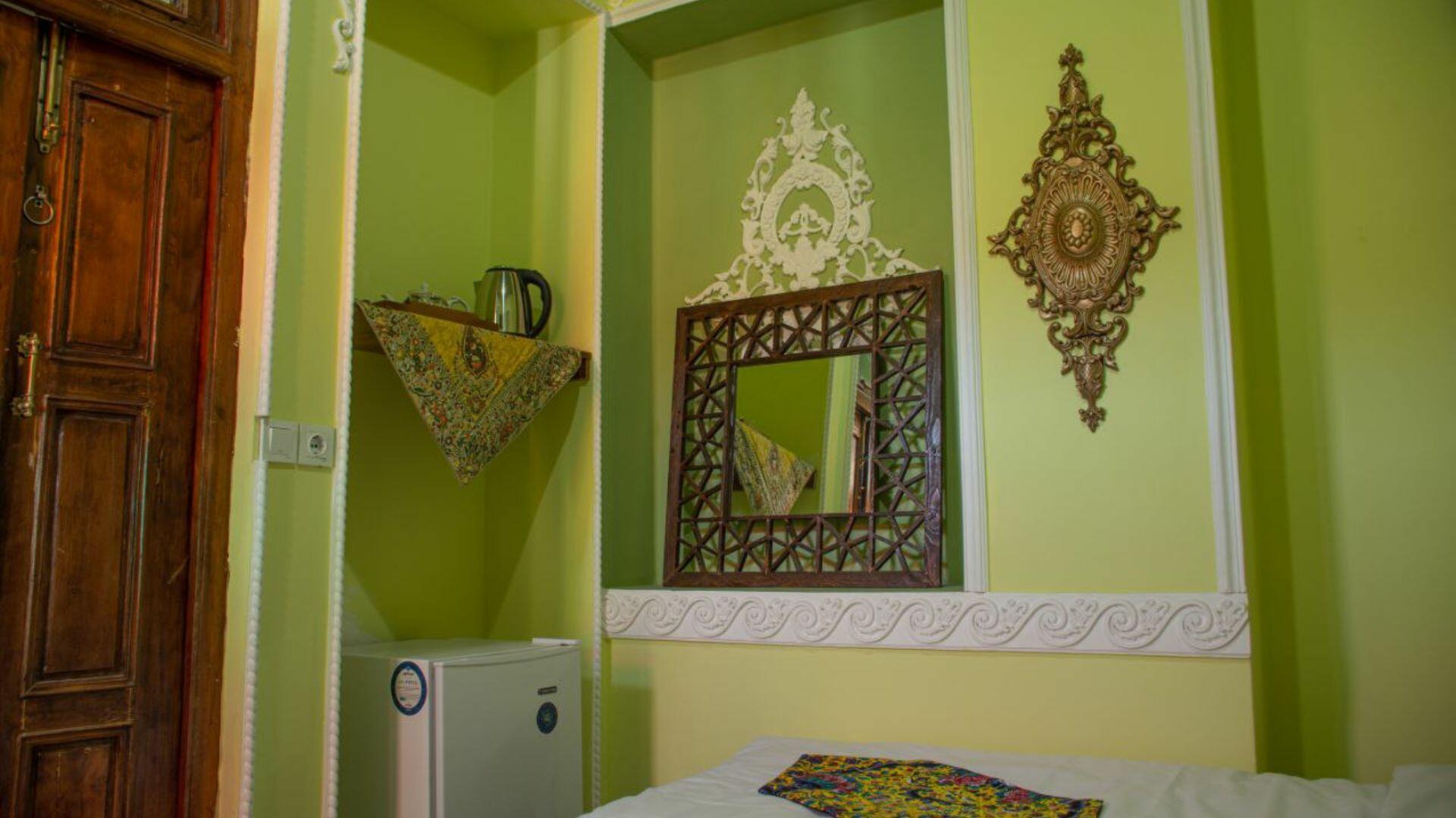 Tabesh Hotel