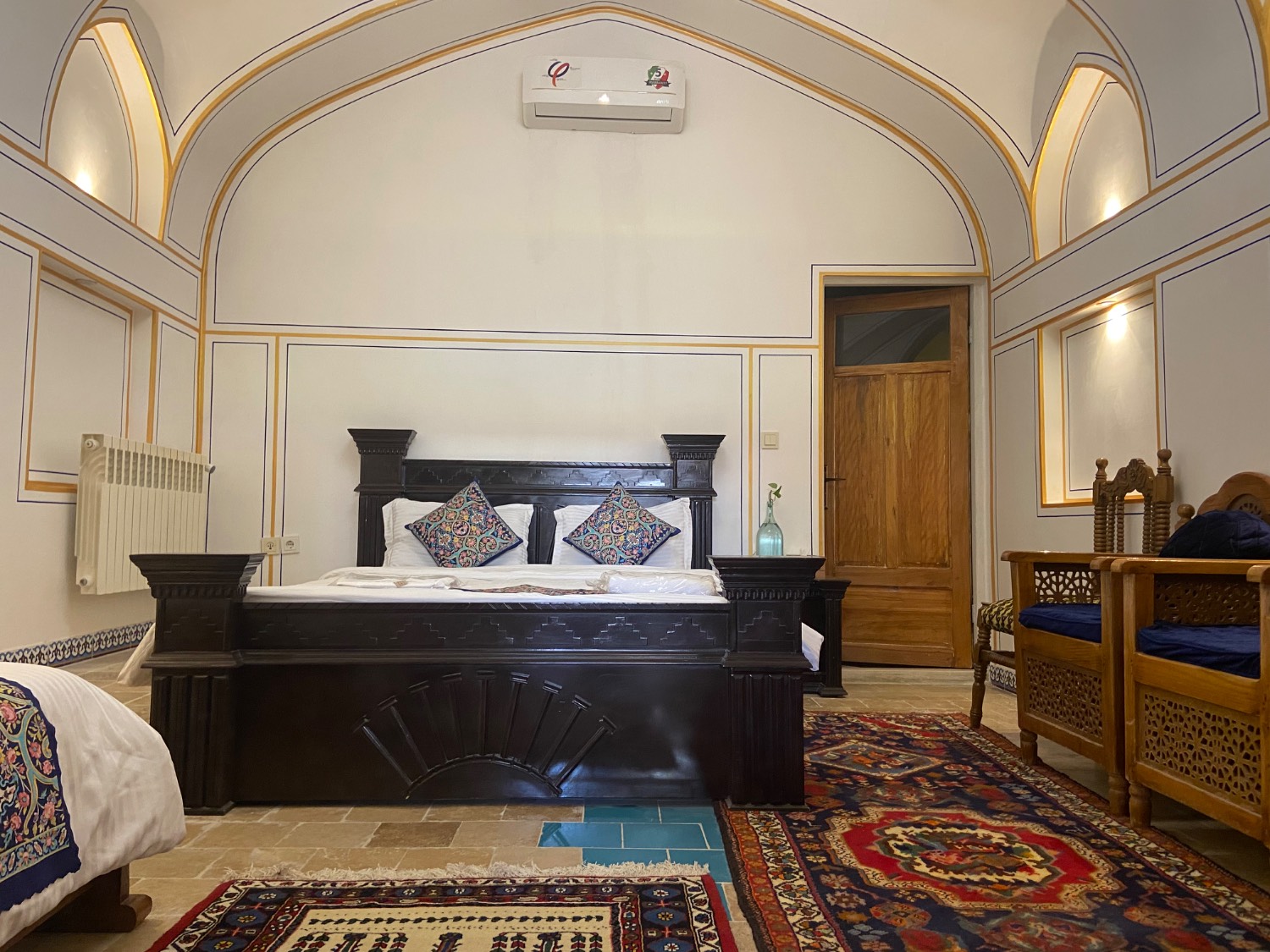 Yas Isfahan Hotel