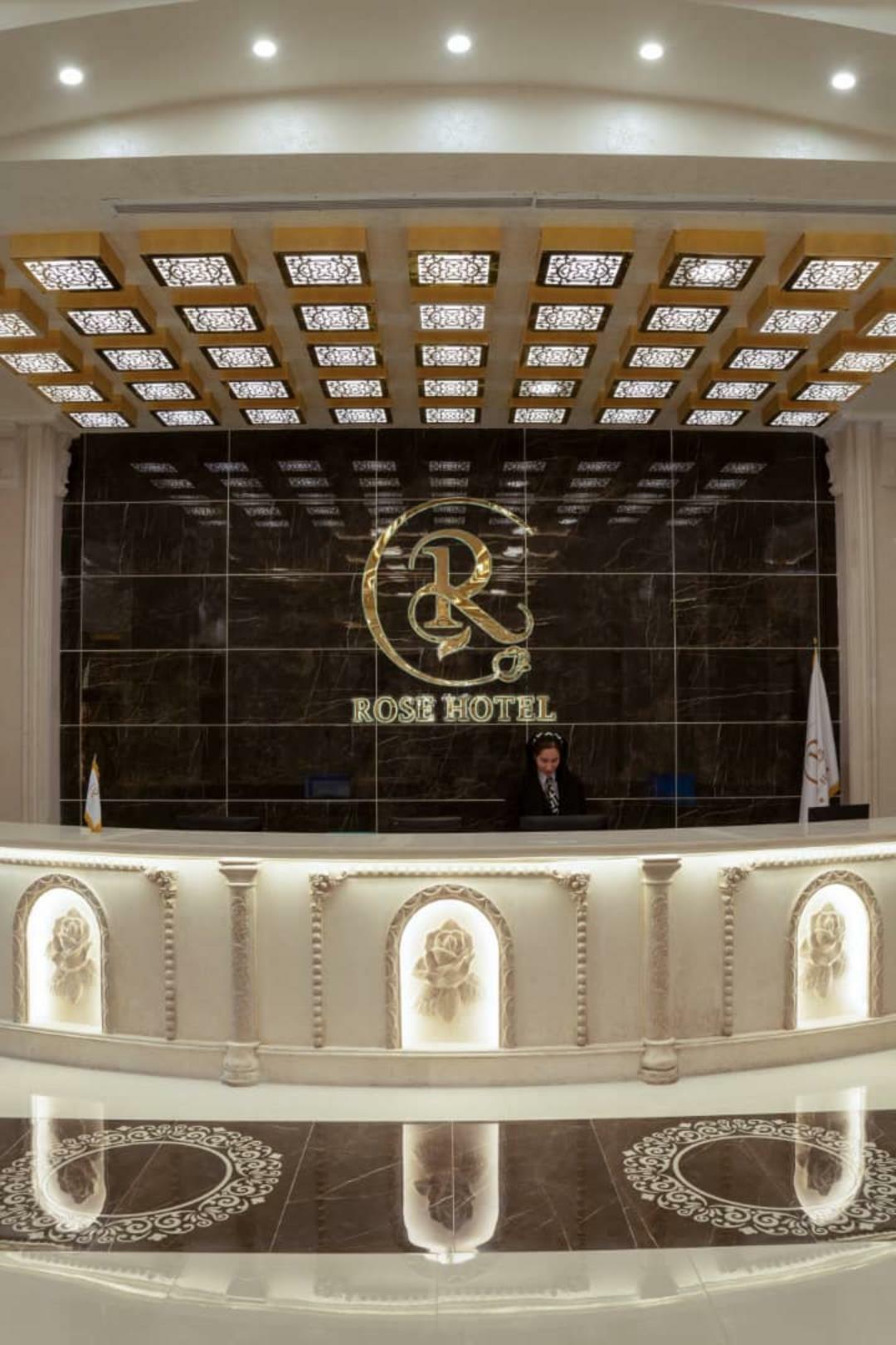 Rose Grand Hotel 