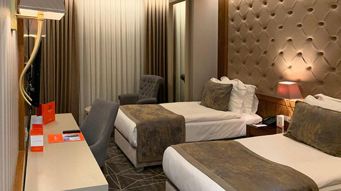 Laleh Park Hotel