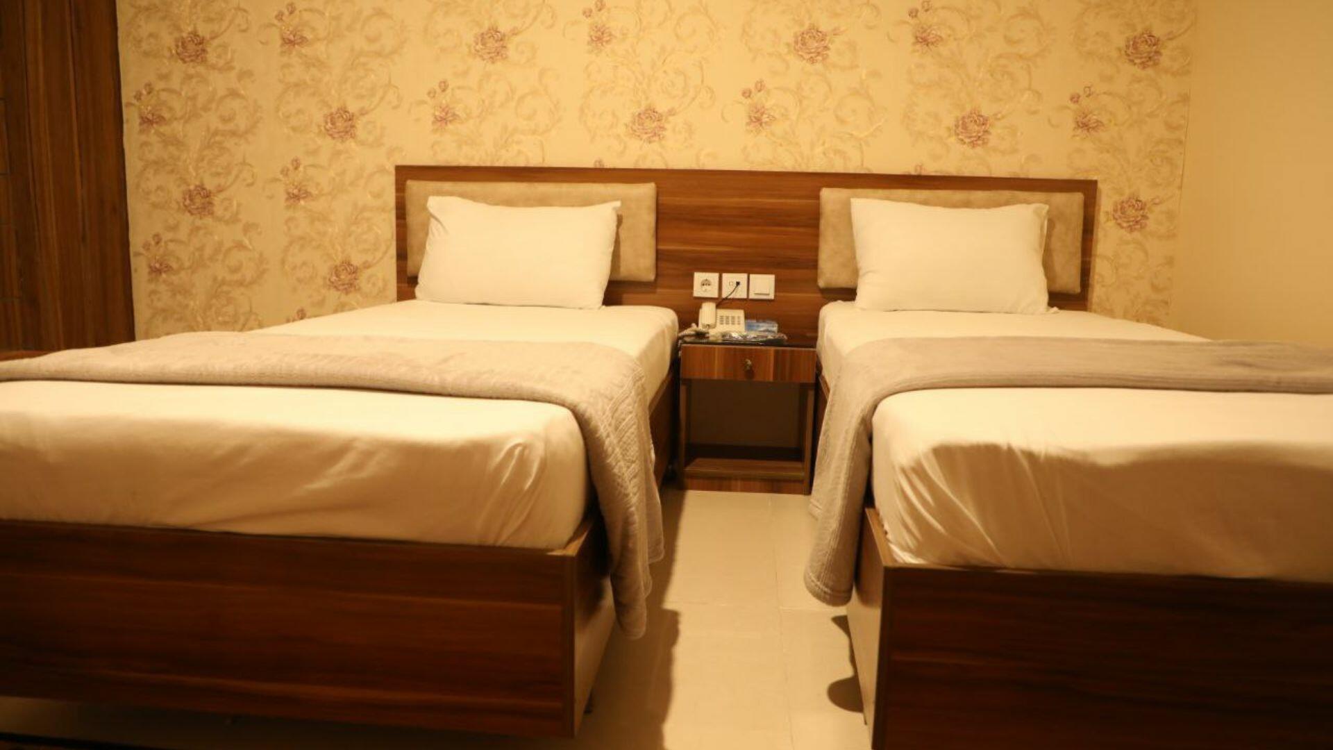 Rose Makoran Hotel