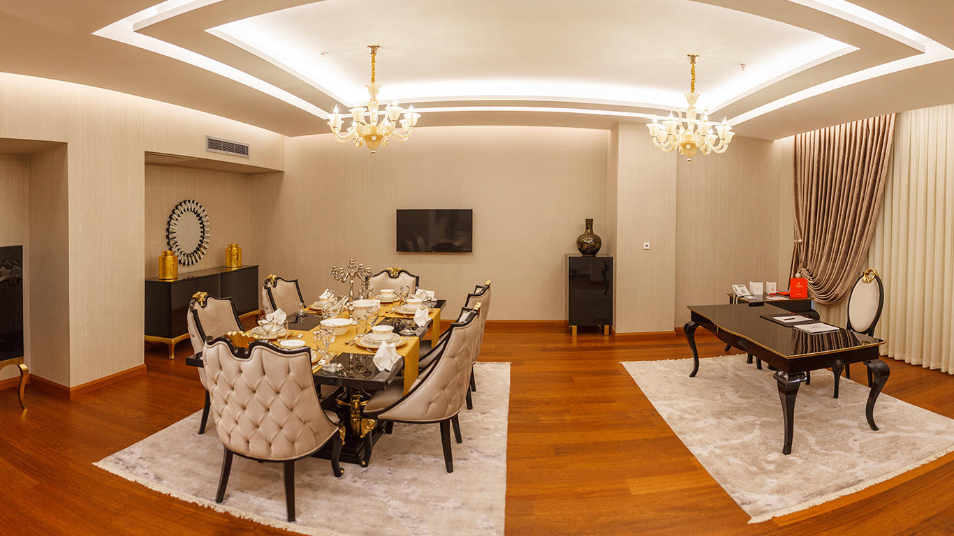 Laleh Park Hotel