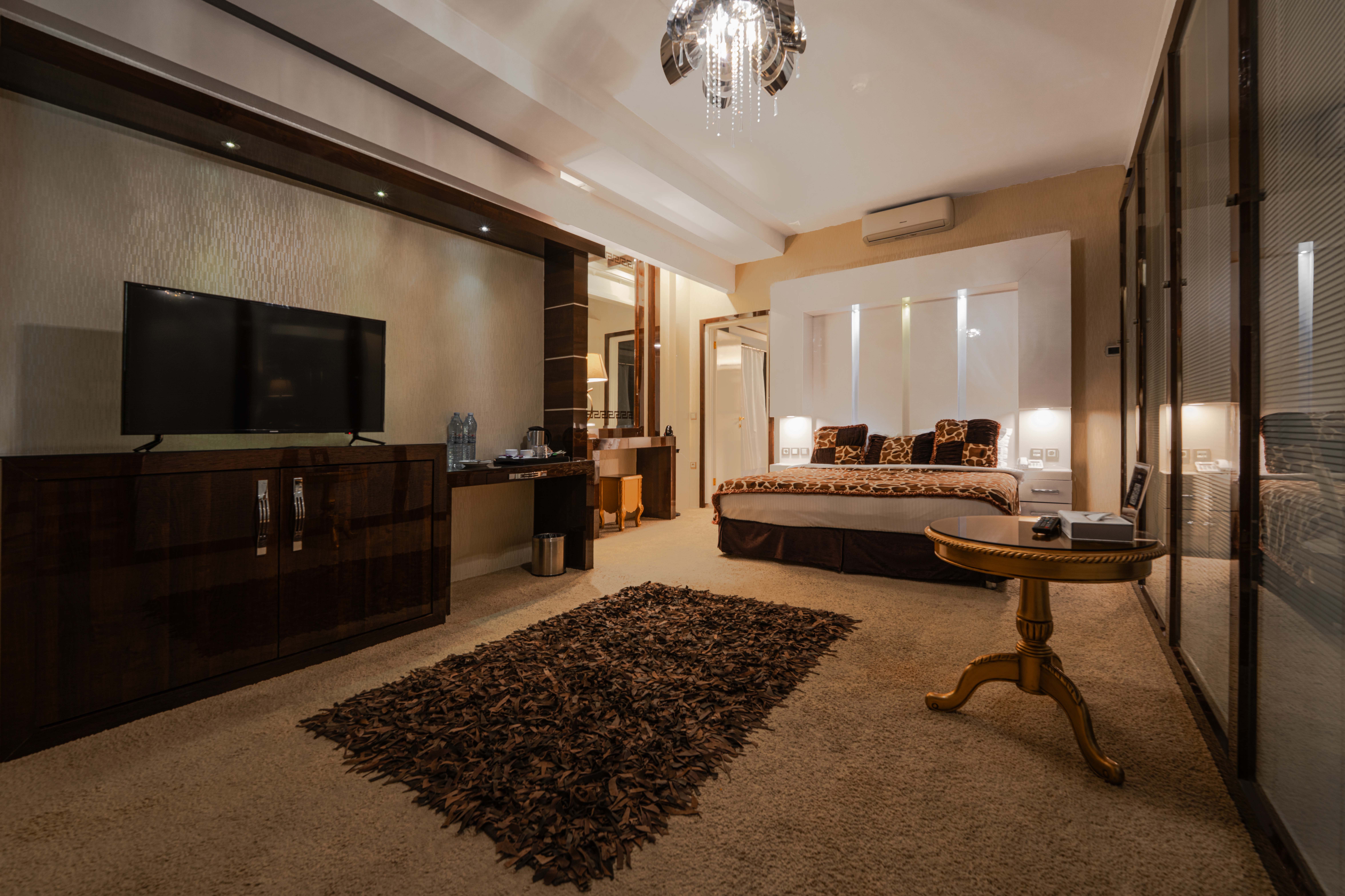 Darvishi Hotel