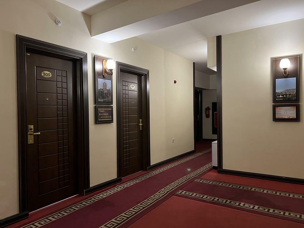 Ahrab Hotel