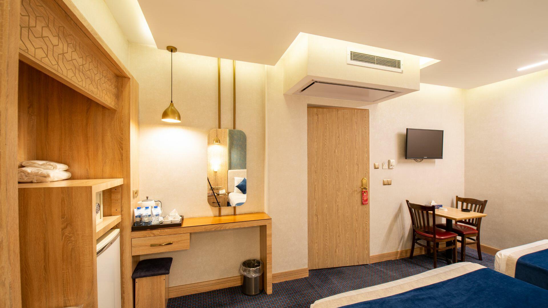 Setareh Hotel