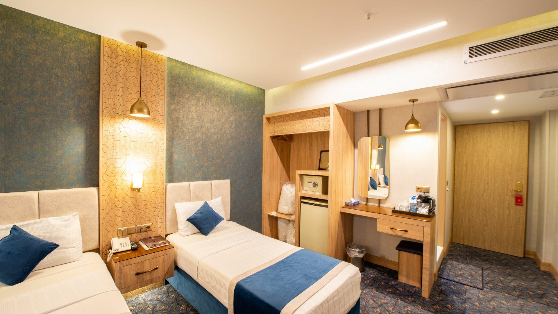 Setareh Hotel