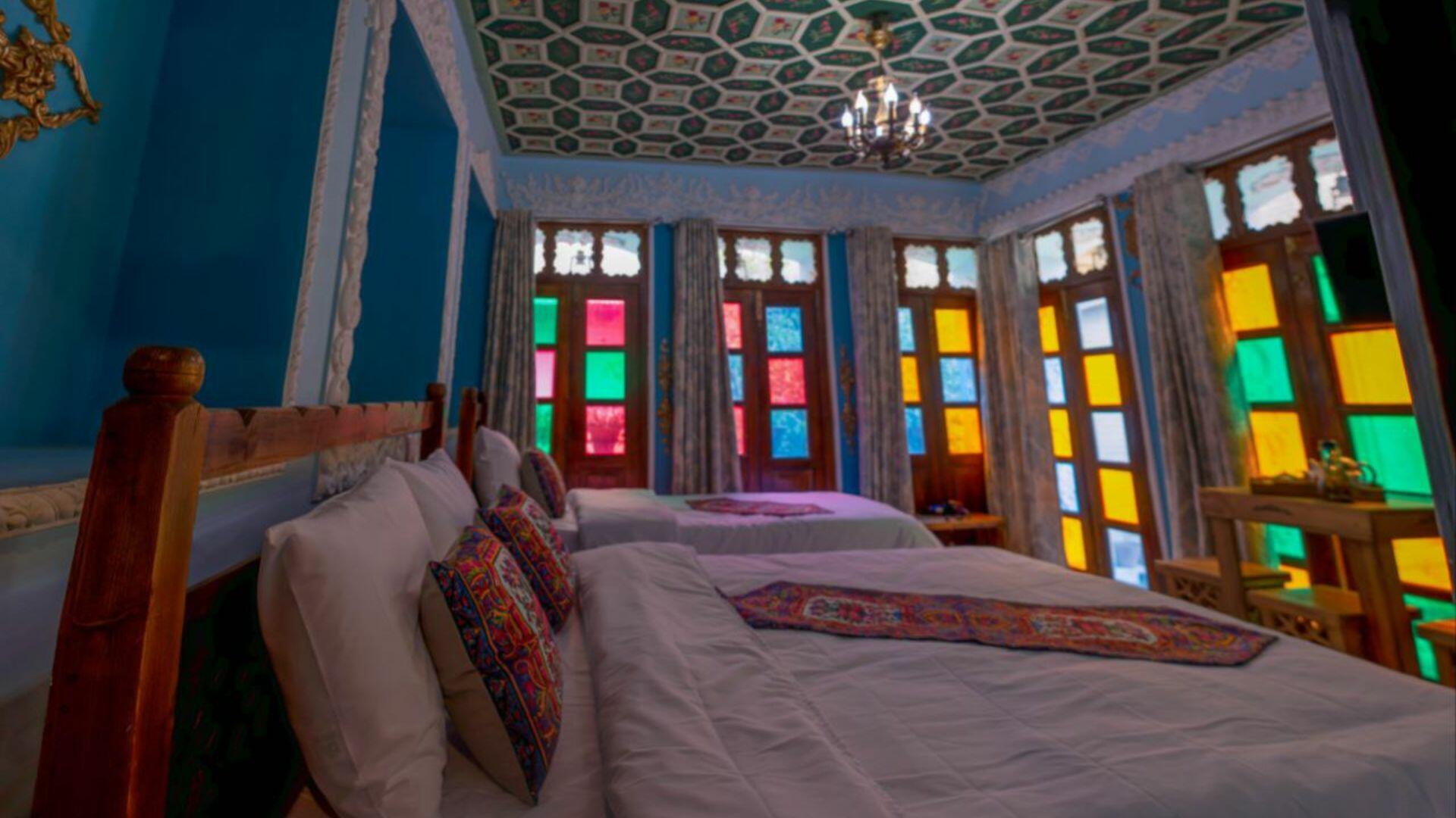 Tabesh Hotel