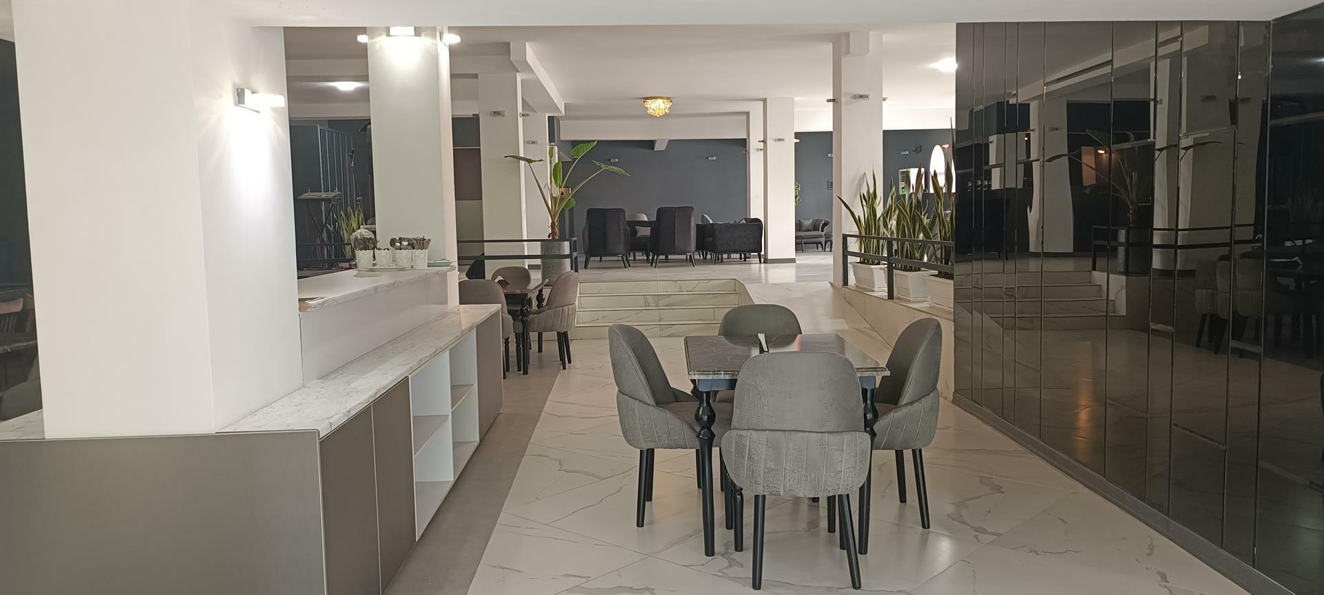 Rose Hotel