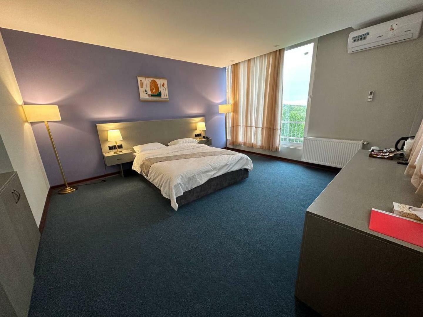 Aseman Shahr Hotel