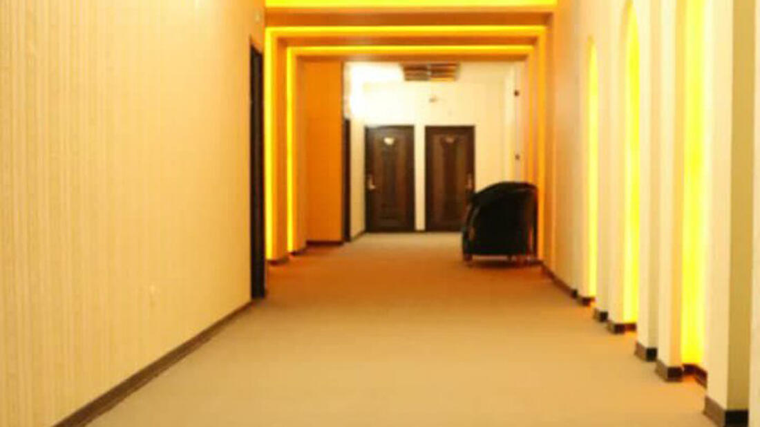 Aseman Shahr Hotel