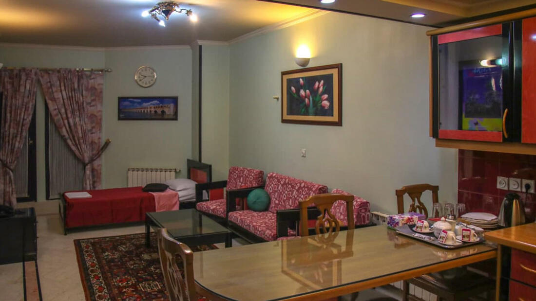 Hasht Behesht Hotel