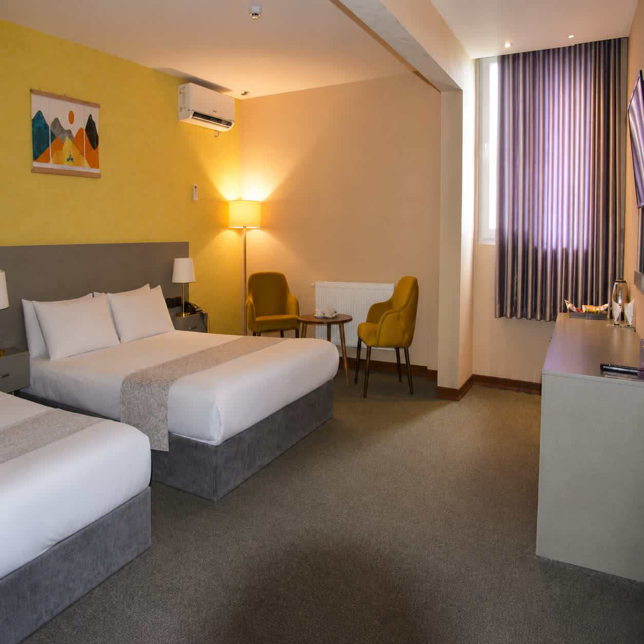 Aseman Shahr Hotel