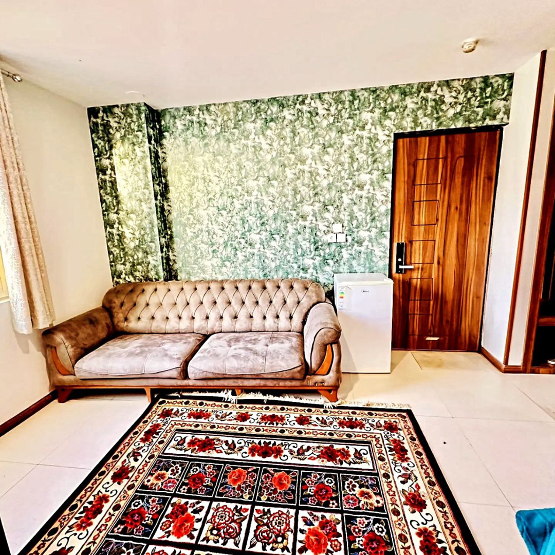 Rose Makoran Hotel