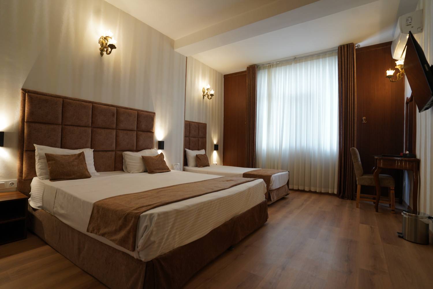 Park Saadi Hotel