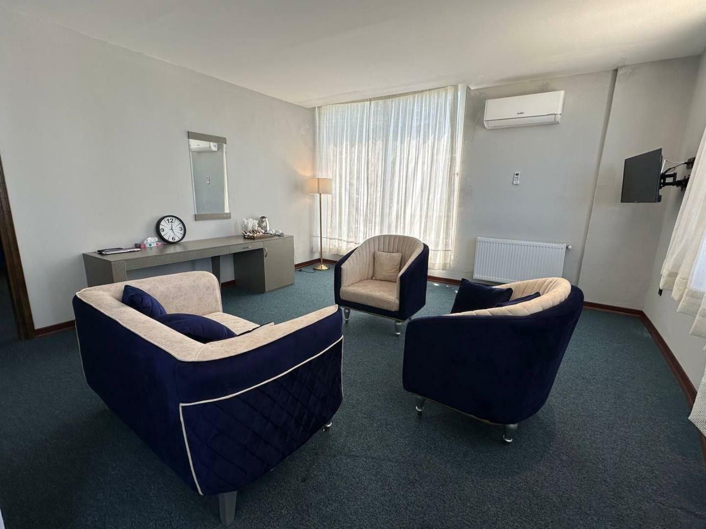 Aseman Shahr Hotel
