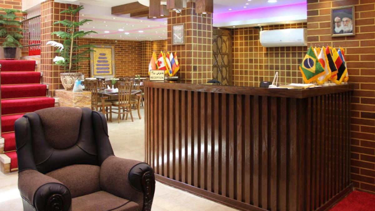 Jaam Firouzeh Hotel