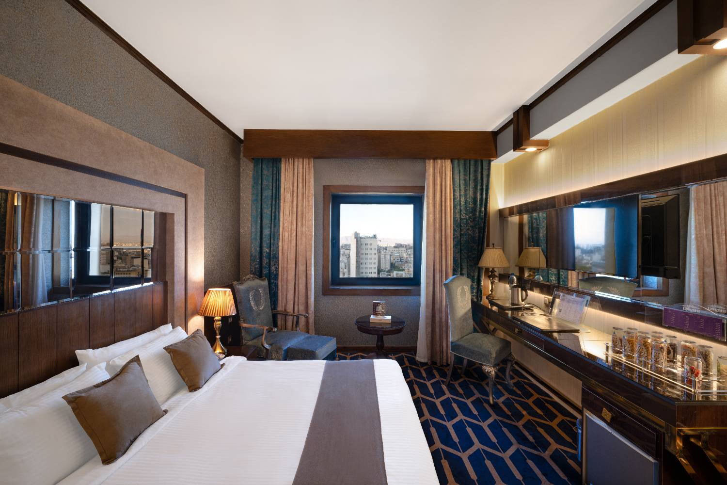 Darvishi Hotel