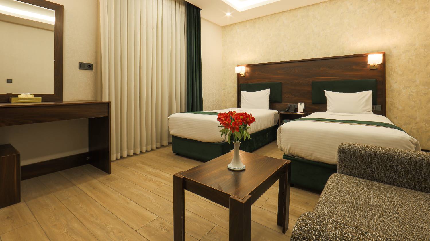 Parsian Ali-Qapu Hotel
