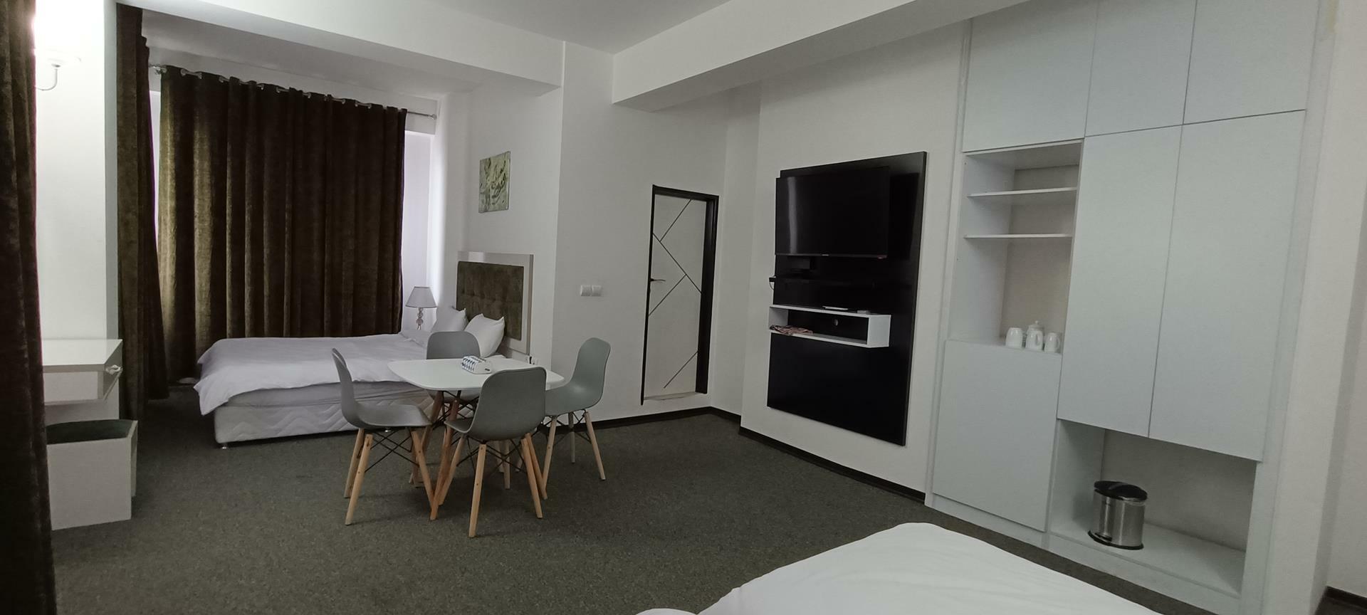 Rose Hotel