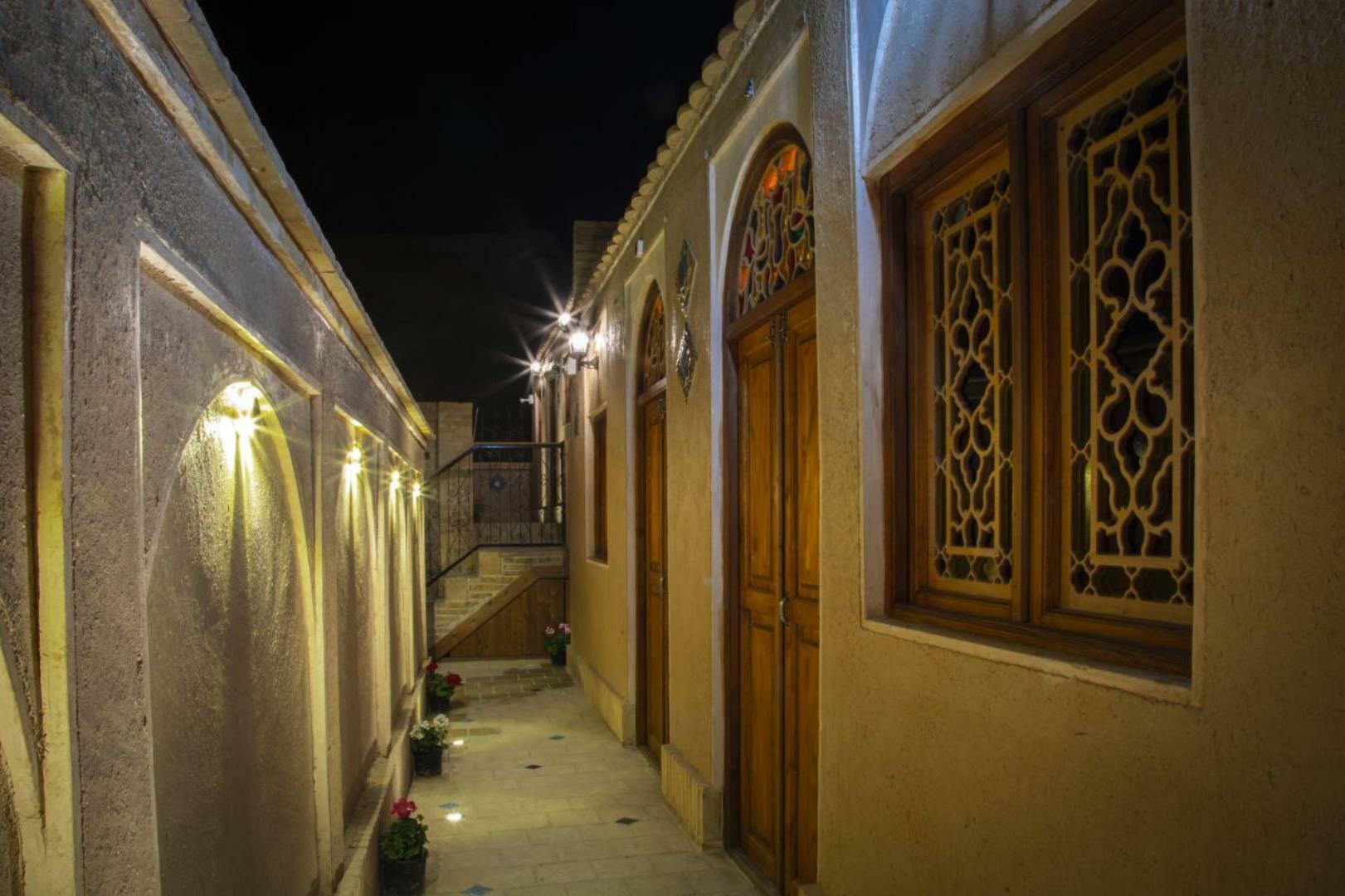 Hotel Tavousiyeh