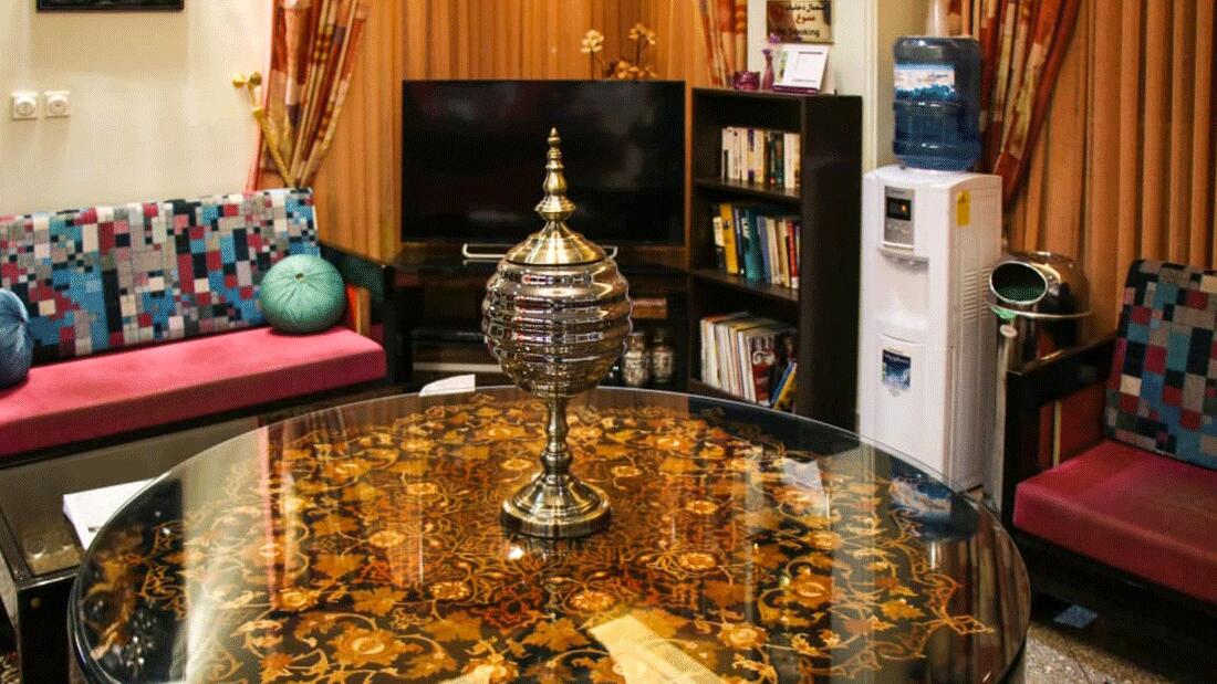 Hasht Behesht Hotel