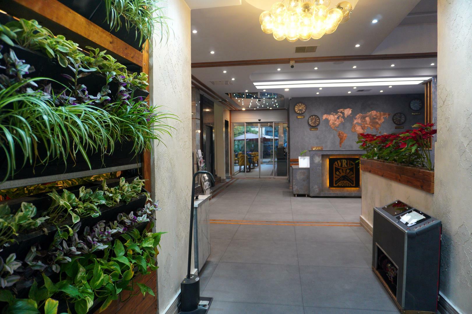Avrin Hotel