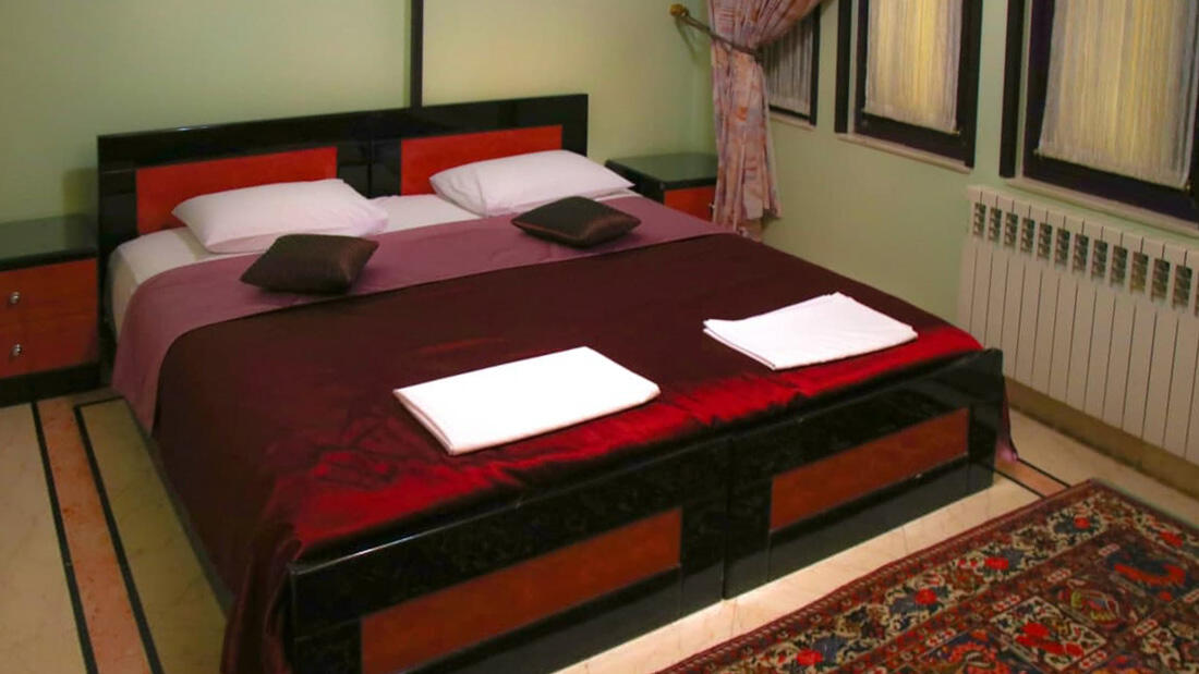 Hasht Behesht Hotel