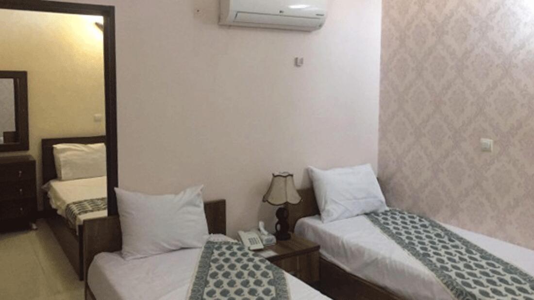 Jaam Firouzeh Hotel