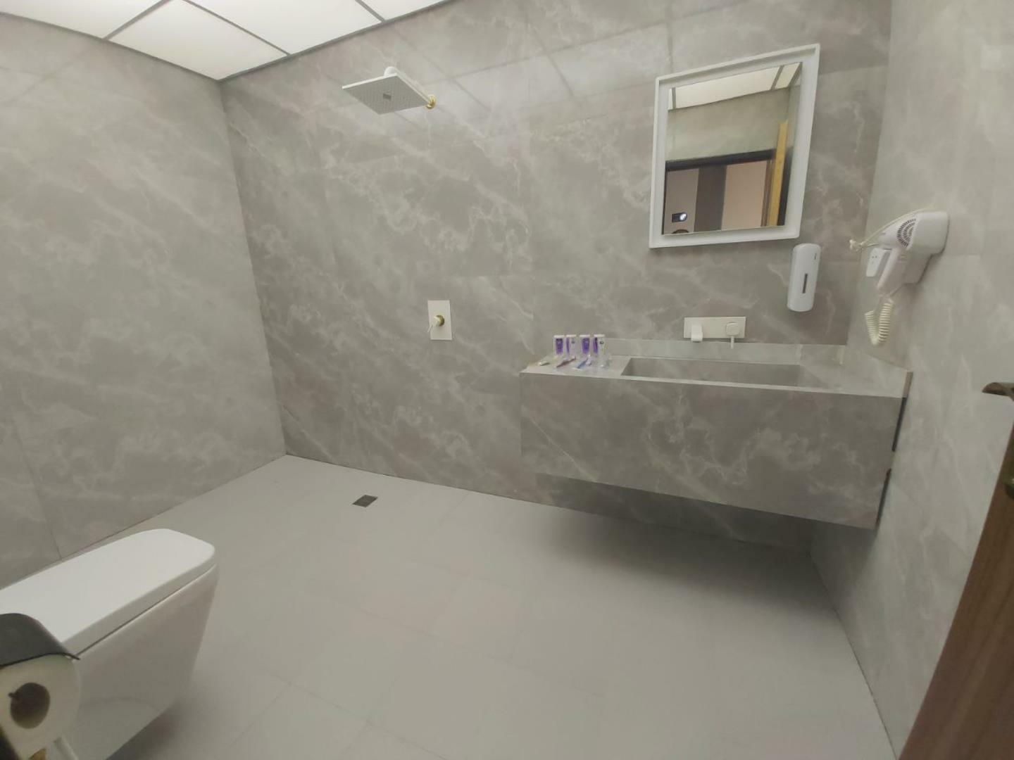 Aseman Shahr Hotel