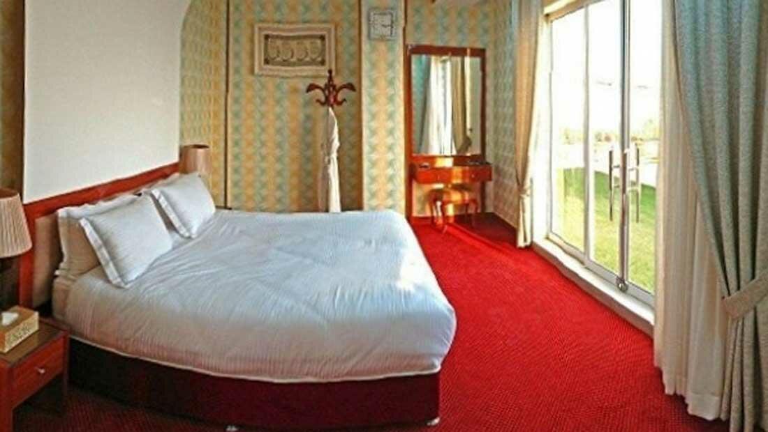 Ferdows Hotel