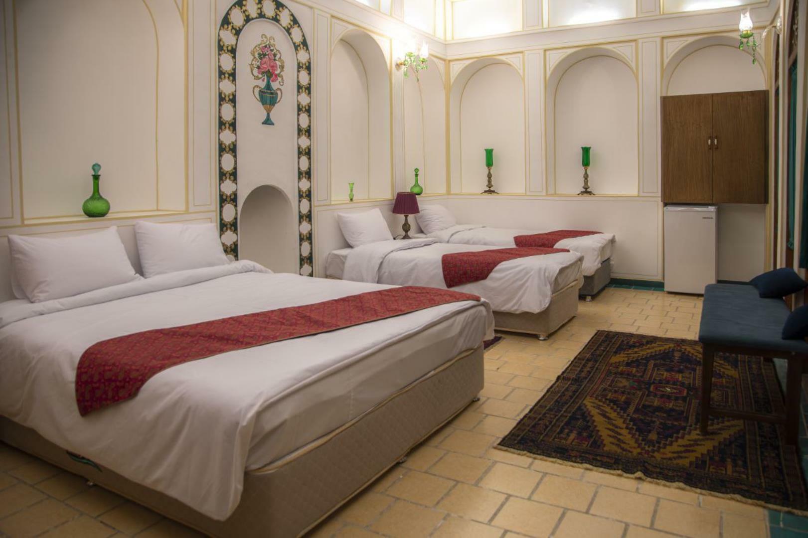 Hotel Tavousiyeh
