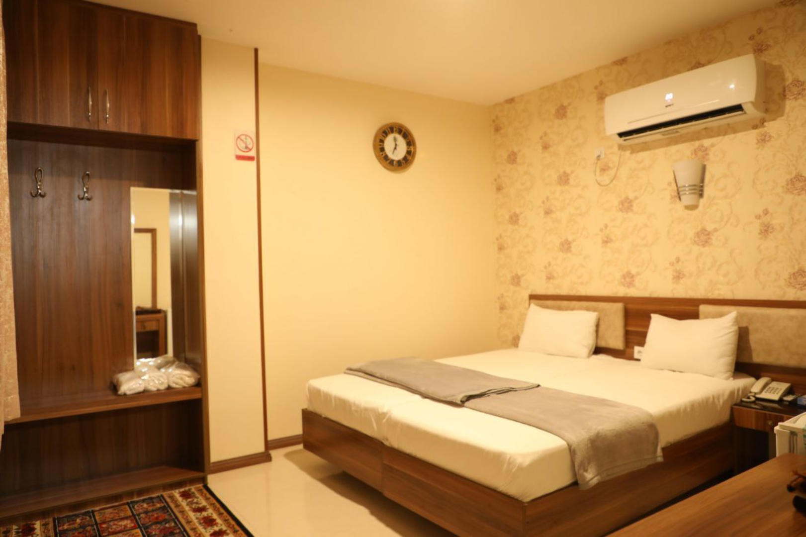 Rose Makoran Hotel