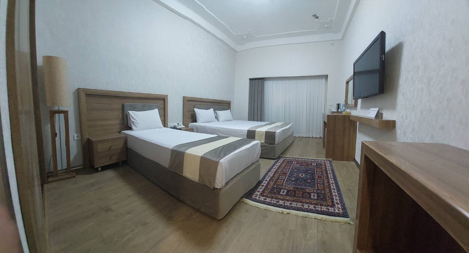 Parsian Buali Hotel