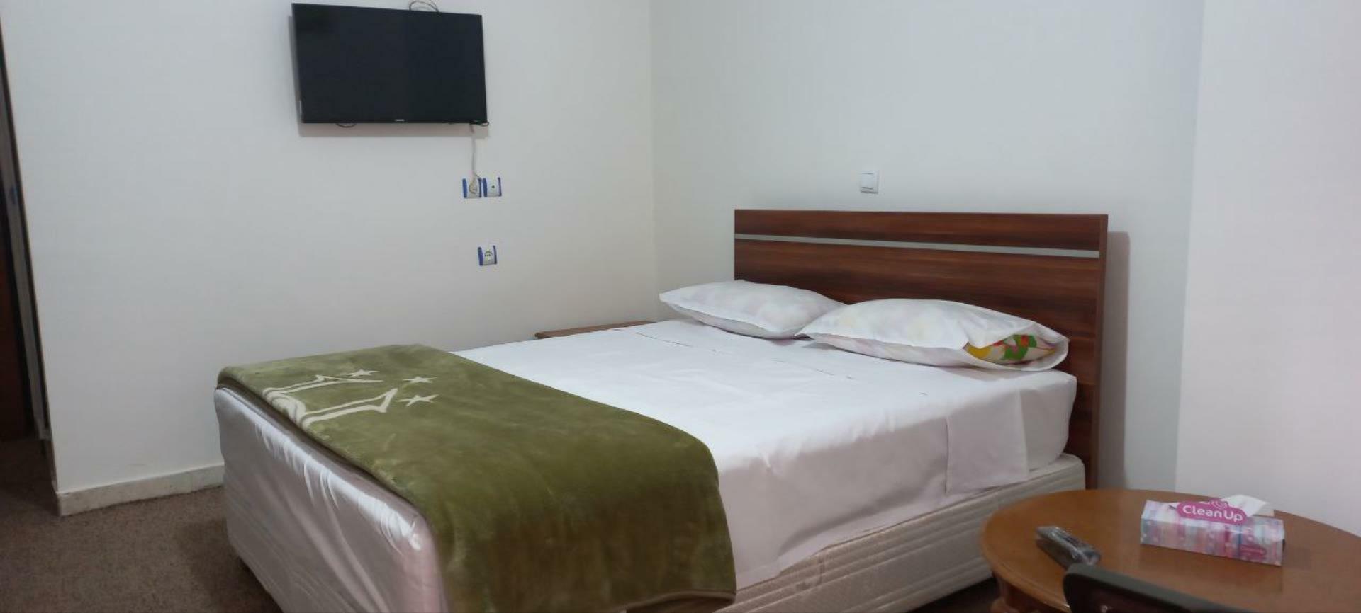 Sadra Hotel