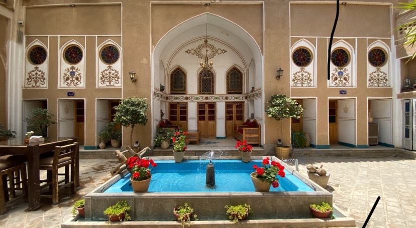 Yas Isfahan Hotel