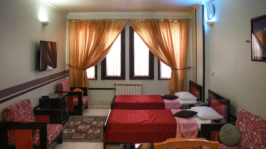 Hasht Behesht Hotel