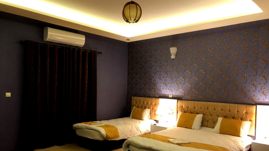 Aseman Shahr Hotel