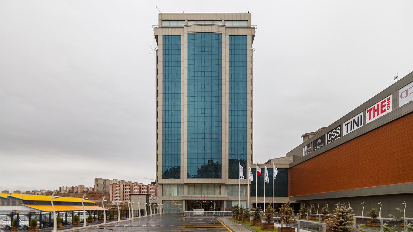 Laleh Park Hotel