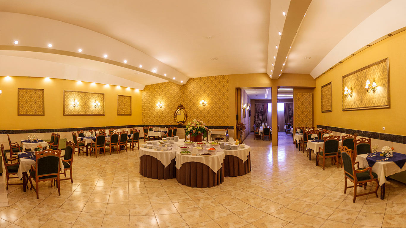 Aryo Barzan Hotel