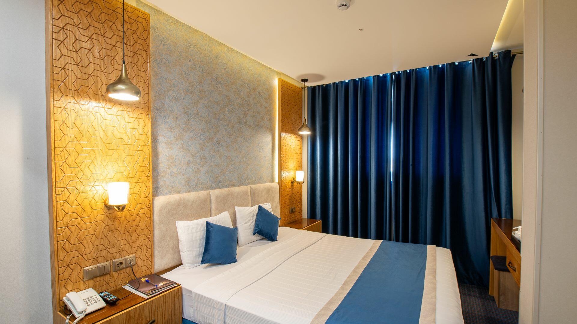 Setareh Hotel