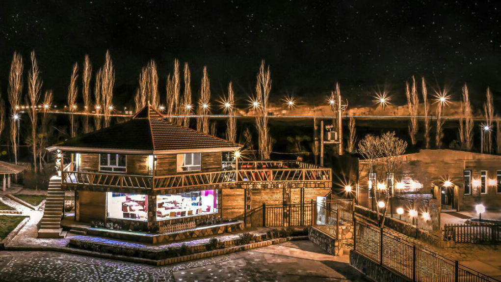 Dariush Hotel