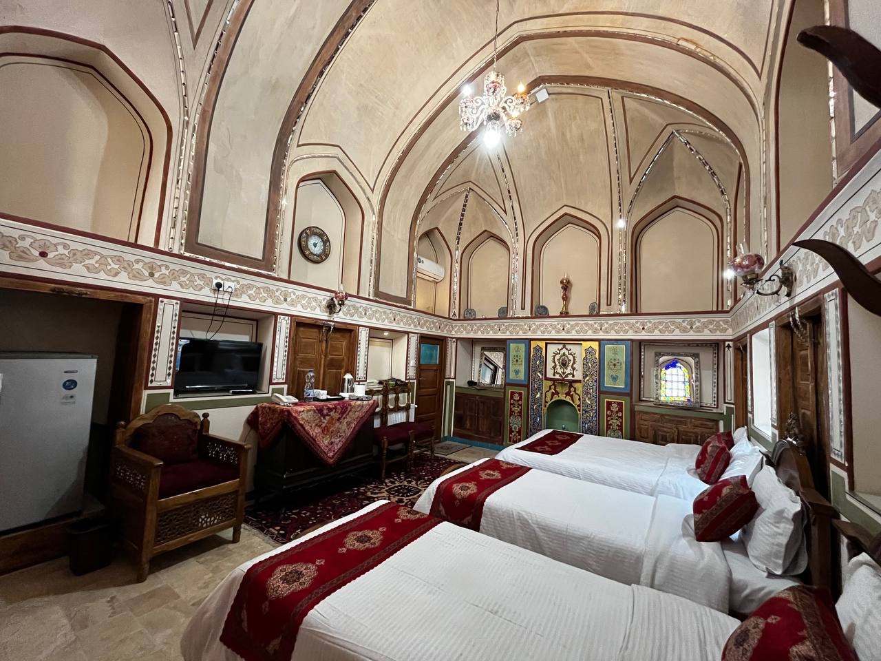 Yas Isfahan Hotel