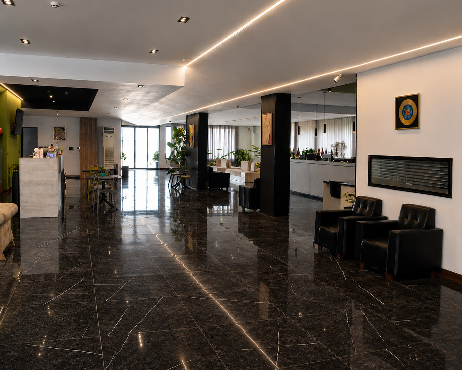 Aseman Shahr Hotel