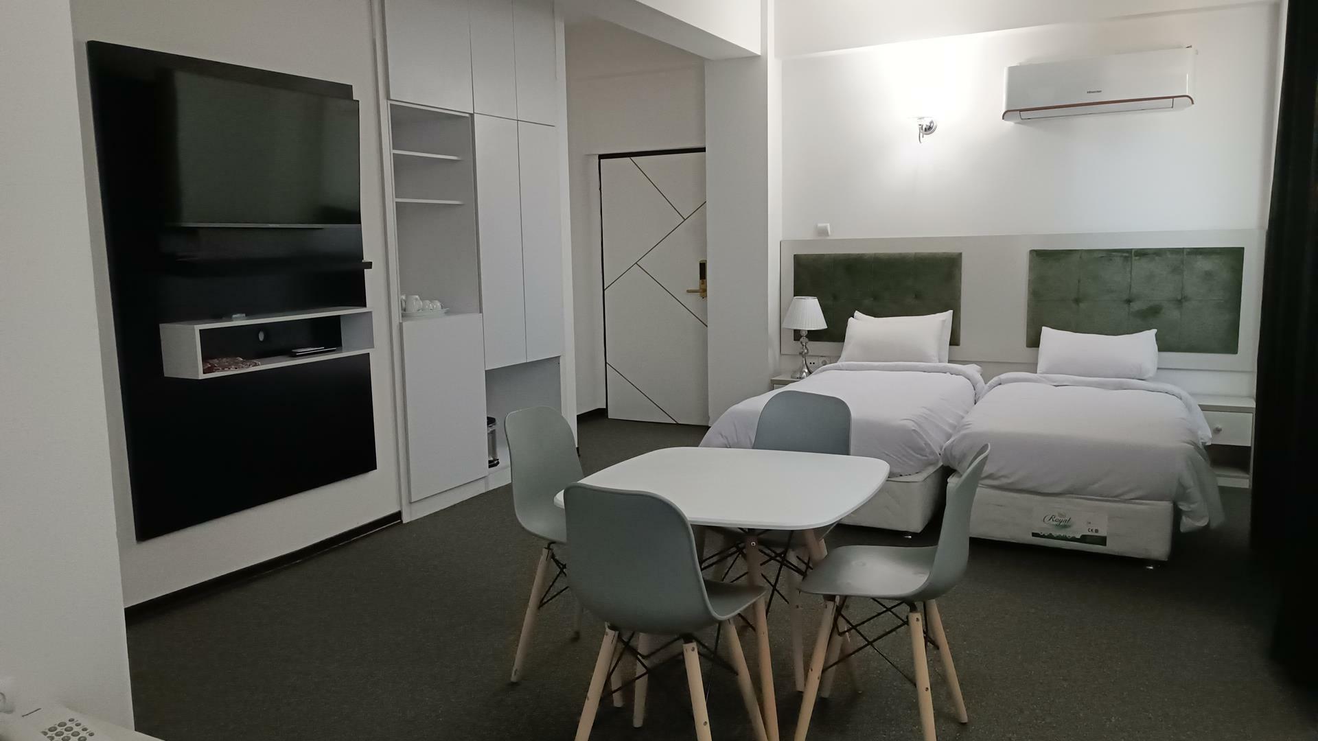 Rose Hotel