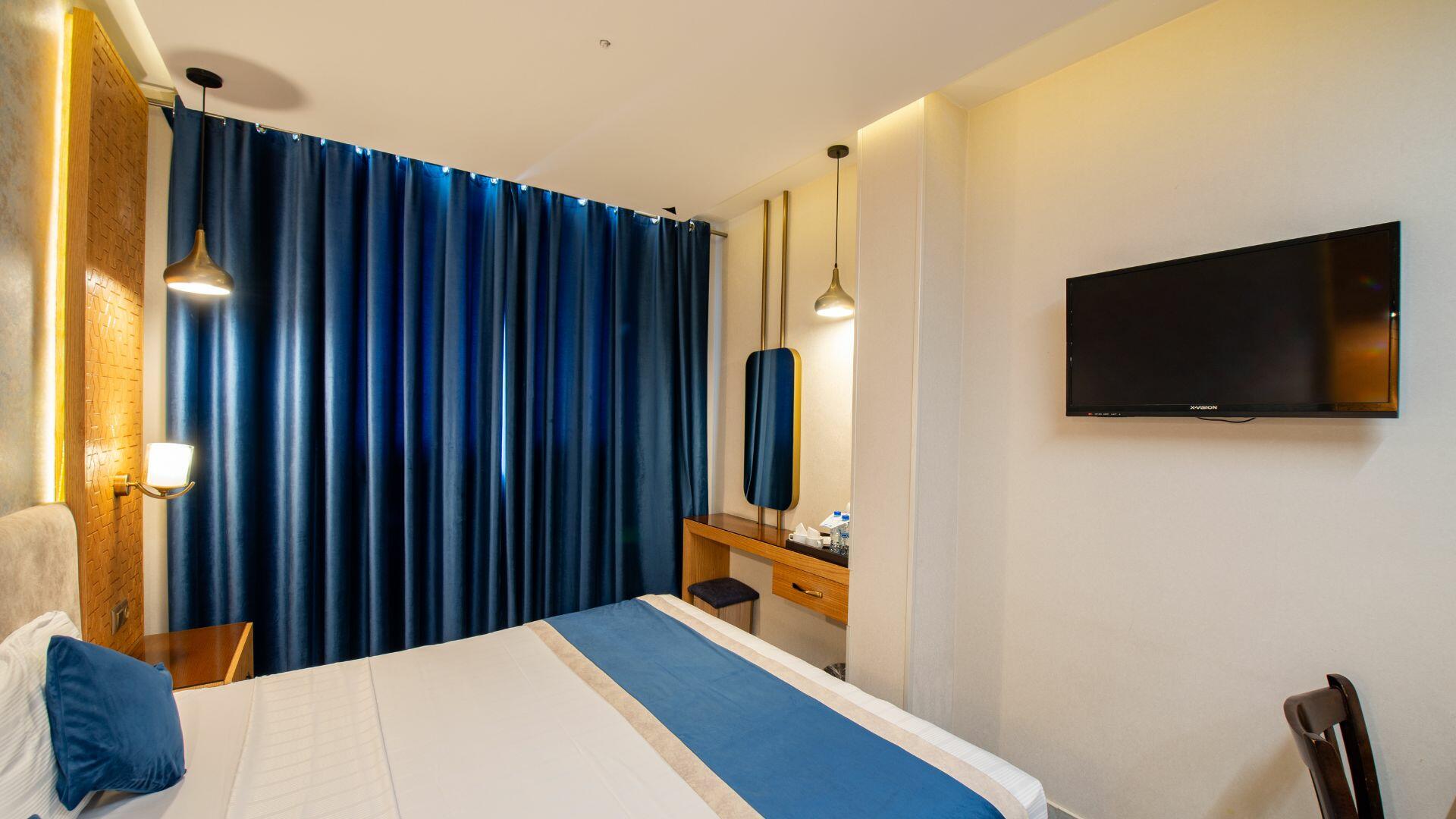 Setareh Hotel