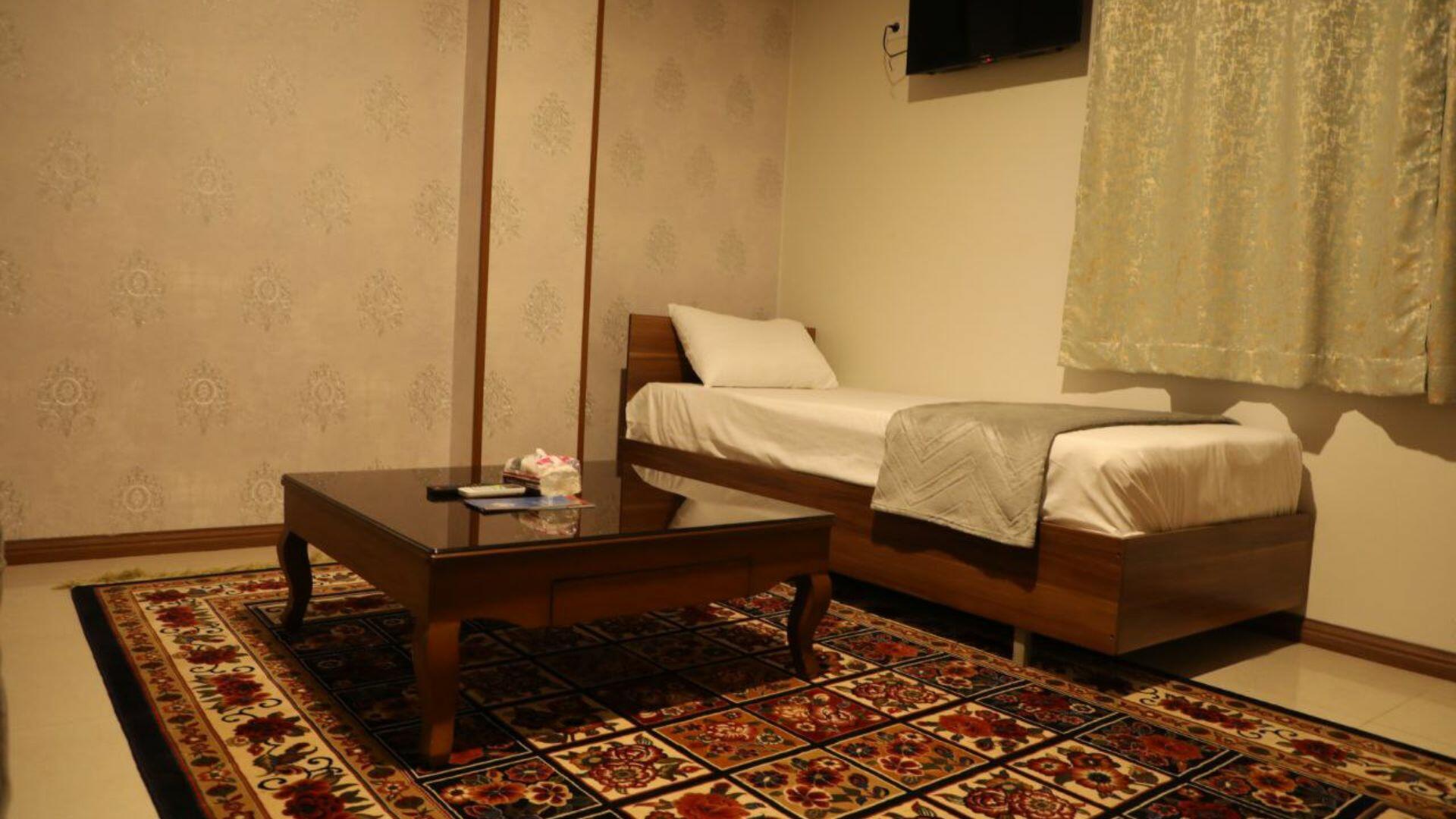 Rose Makoran Hotel