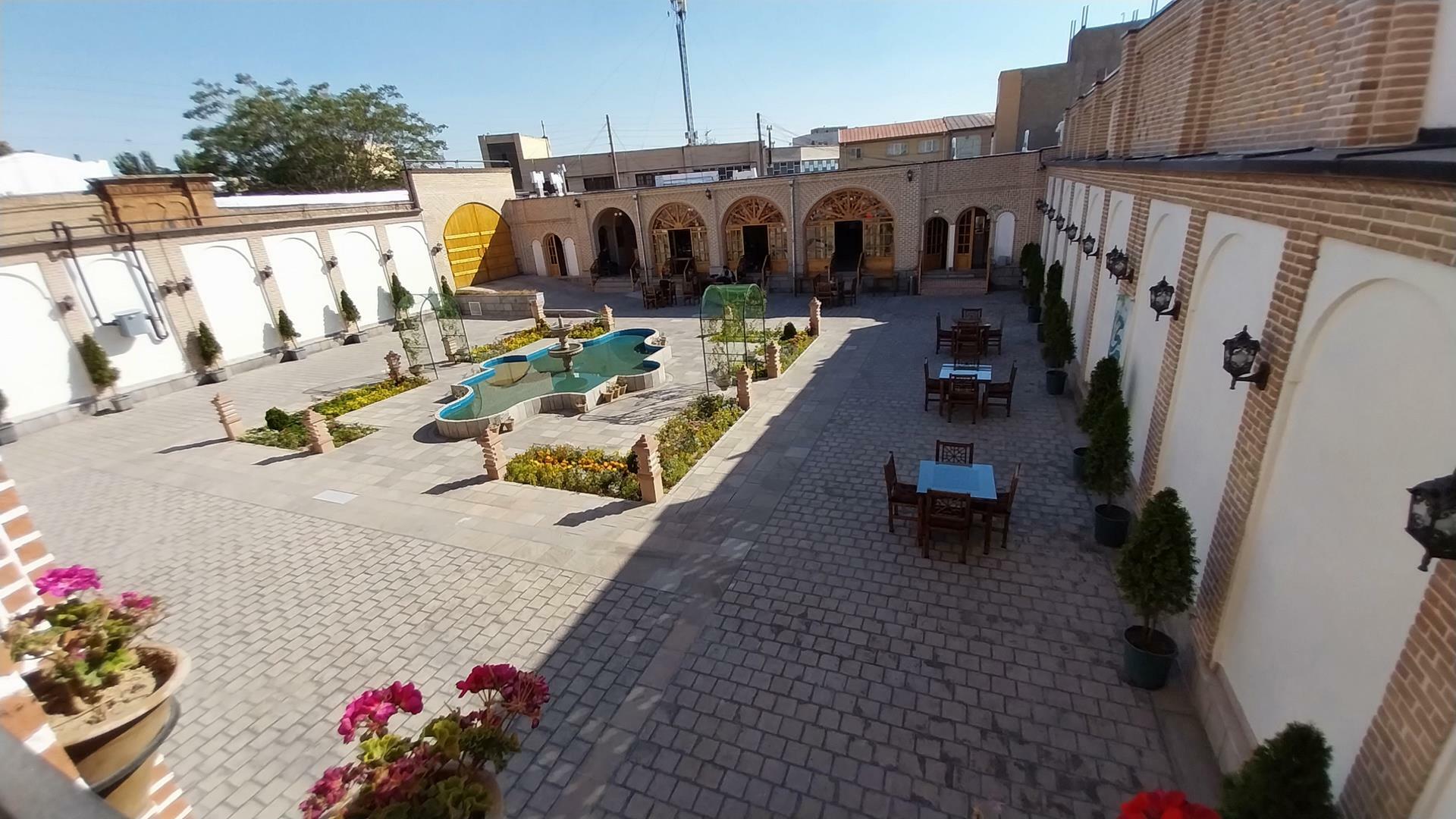 Sorkheyi Hotel
