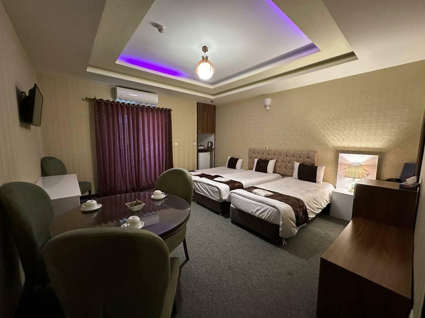 Aseman Shahr Hotel